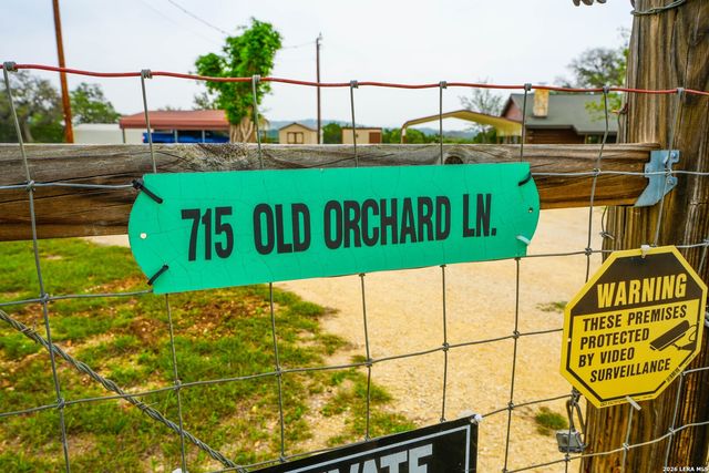 715 Old Orchard, Bandera, TX 78003