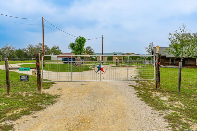 715 Old Orchard, Bandera, TX 78003