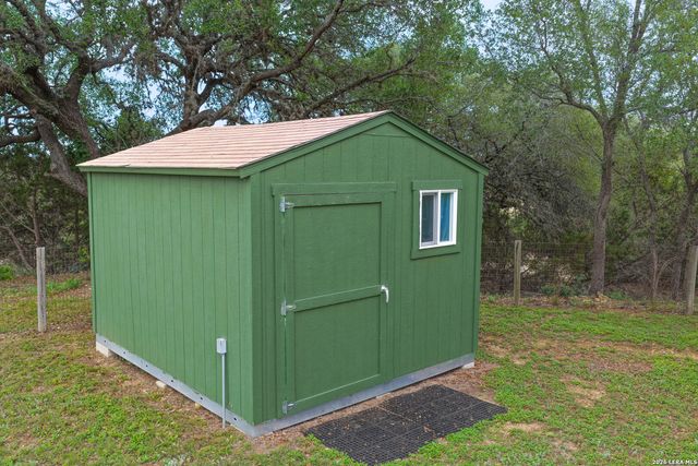 715 Old Orchard, Bandera, TX 78003
