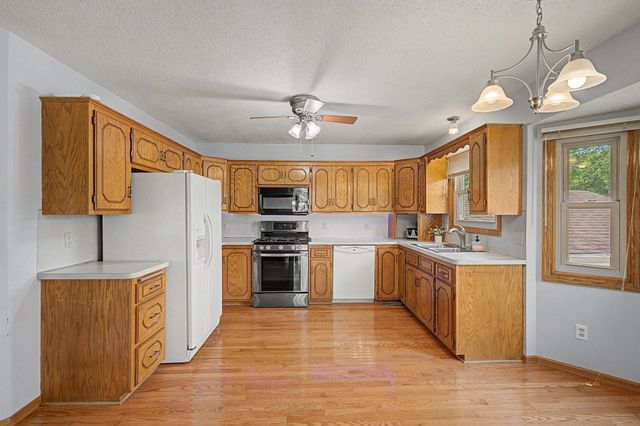 11216 Wisconsin Avenue N, Champlin, MN 55316