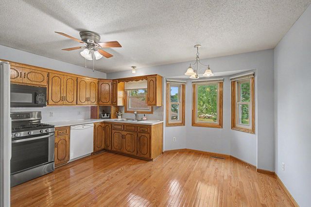 11216 Wisconsin Avenue N, Champlin, MN 55316