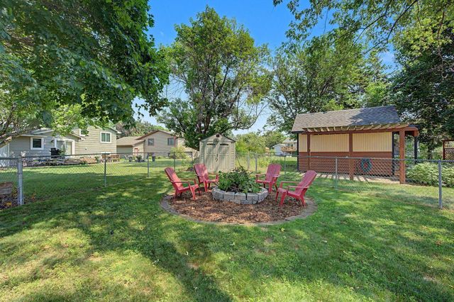 11216 Wisconsin Avenue N, Champlin, MN 55316