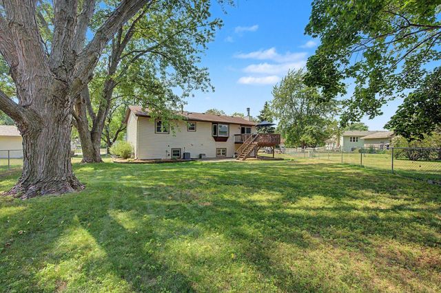 11216 Wisconsin Avenue N, Champlin, MN 55316