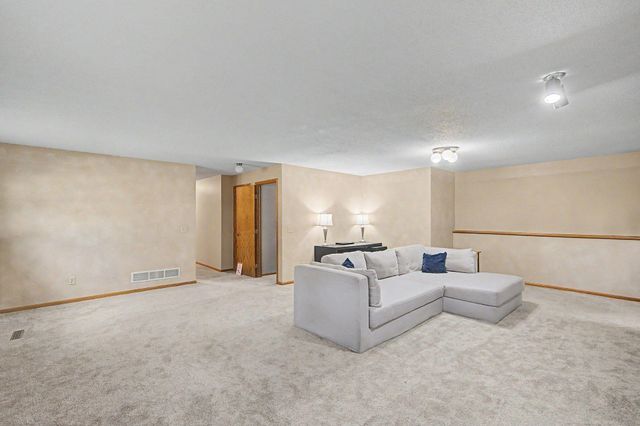 11216 Wisconsin Avenue N, Champlin, MN 55316