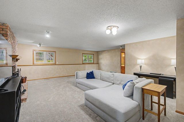 11216 Wisconsin Avenue N, Champlin, MN 55316