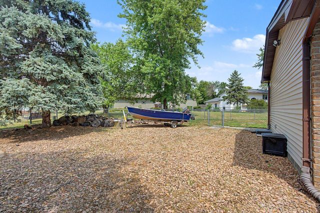 11216 Wisconsin Avenue N, Champlin, MN 55316