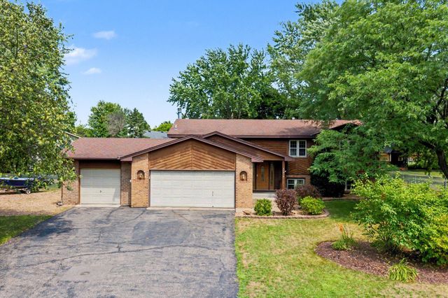 11216 Wisconsin Avenue N, Champlin, MN 55316