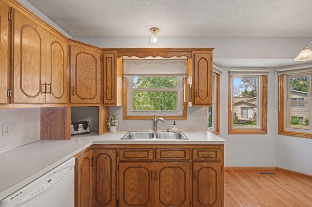 11216 Wisconsin Avenue N, Champlin, MN 55316