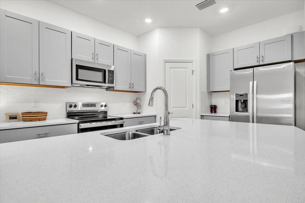 Image 13 of property listing at 16632 BERGAMO PLACE, Bradenton, FL 34211