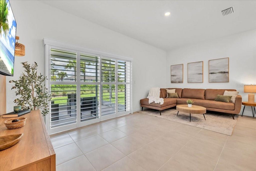 Image 16 of property listing at 16632 BERGAMO PLACE, Bradenton, FL 34211