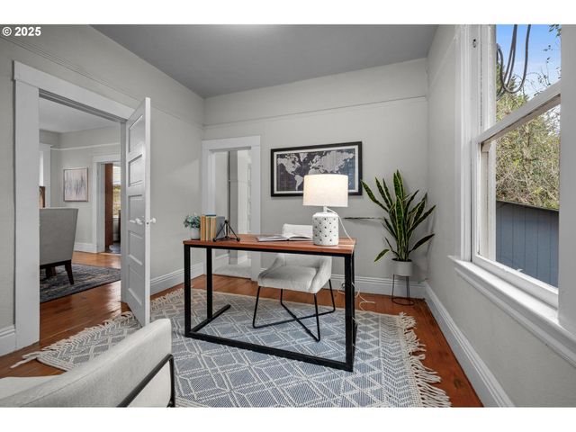 4426 N COMMERCIAL Ave, Portland, OR 97217