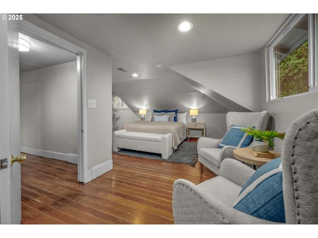 4426 N COMMERCIAL Ave, Portland, OR 97217