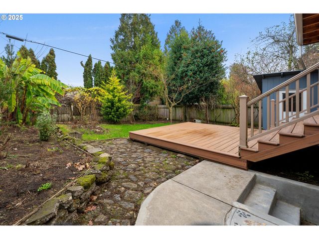 4426 N COMMERCIAL Ave, Portland, OR 97217