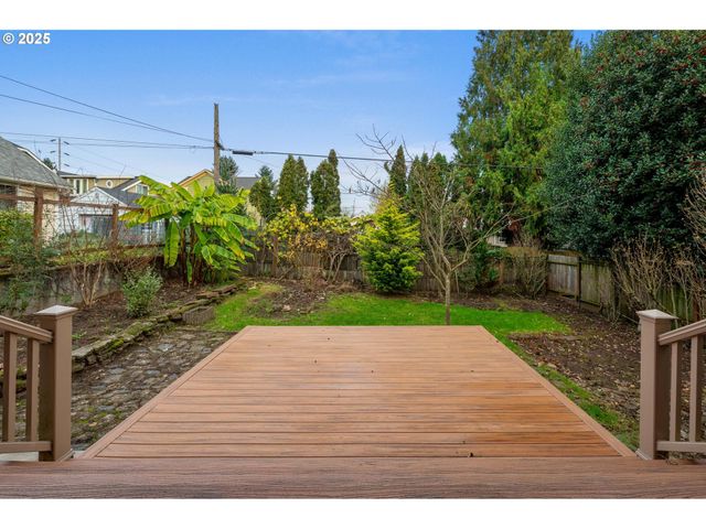 4426 N COMMERCIAL Ave, Portland, OR 97217