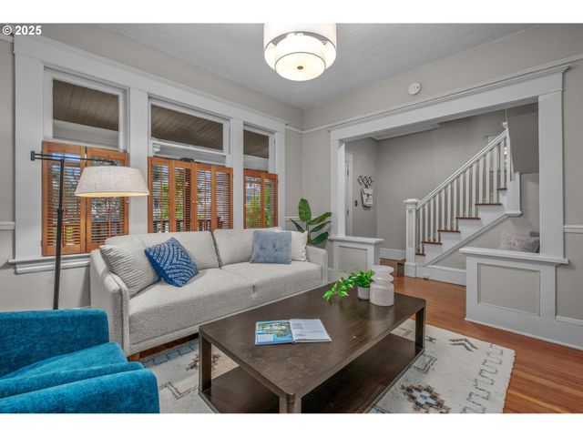 4426 N COMMERCIAL Ave, Portland, OR 97217