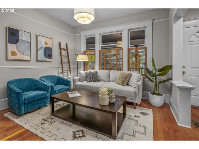 4426 N COMMERCIAL Ave, Portland, OR 97217