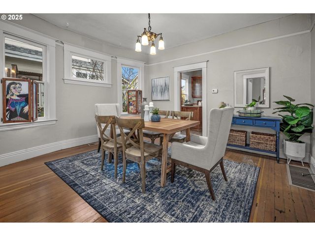 4426 N COMMERCIAL Ave, Portland, OR 97217