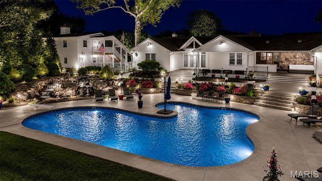12775 W Watson Road, Sunset Hills, MO 63127