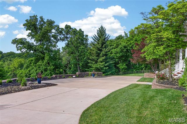 12775 W Watson Road, Sunset Hills, MO 63127