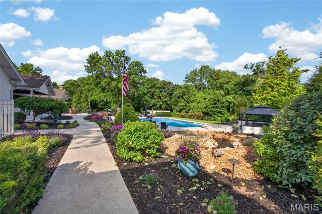 12775 W Watson Road, Sunset Hills, MO 63127