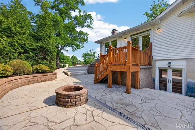 12775 W Watson Road, Sunset Hills, MO 63127
