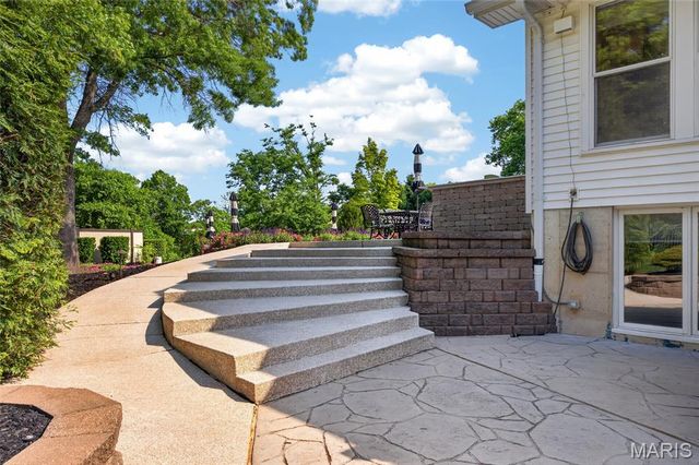 12775 W Watson Road, Sunset Hills, MO 63127