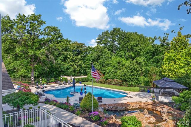 12775 W Watson Road, Sunset Hills, MO 63127