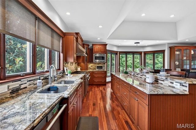 12775 W Watson Road, Sunset Hills, MO 63127