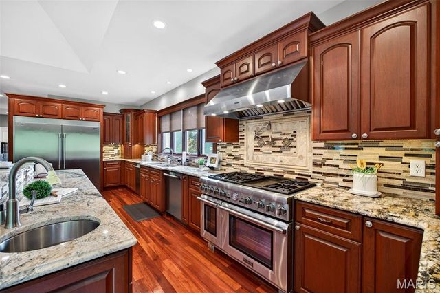 12775 W Watson Road, Sunset Hills, MO 63127