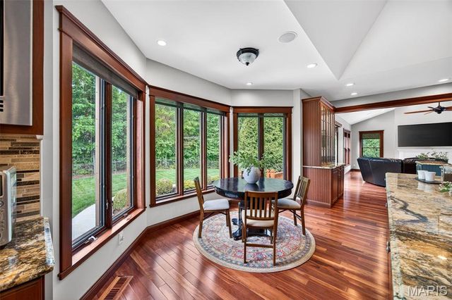 12775 W Watson Road, Sunset Hills, MO 63127