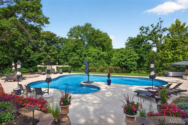 12775 W Watson Road, Sunset Hills, MO 63127