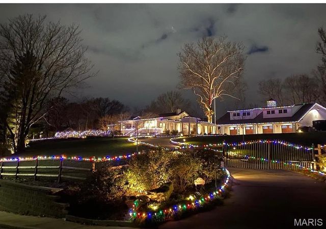 12775 W Watson Road, Sunset Hills, MO 63127