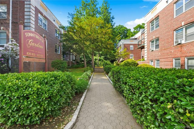 824 Palmer Road 2D, Bronxville, NY 10708