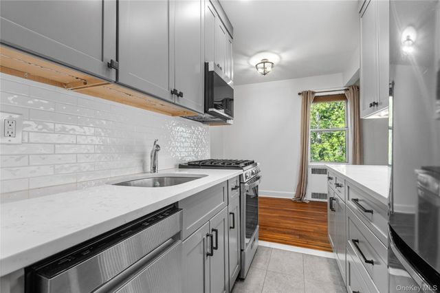824 Palmer Road 2D, Bronxville, NY 10708