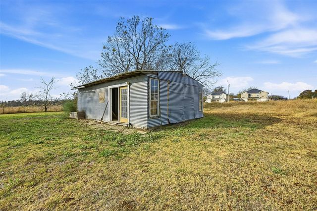 507 E Maple Street, Whitewright, TX 75491