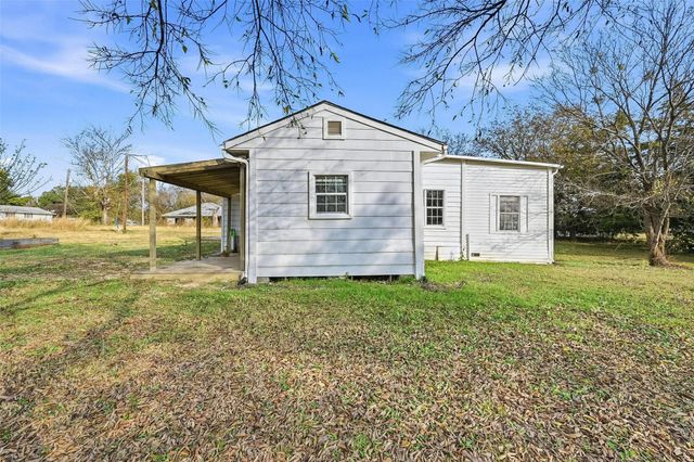 507 E Maple Street, Whitewright, TX 75491
