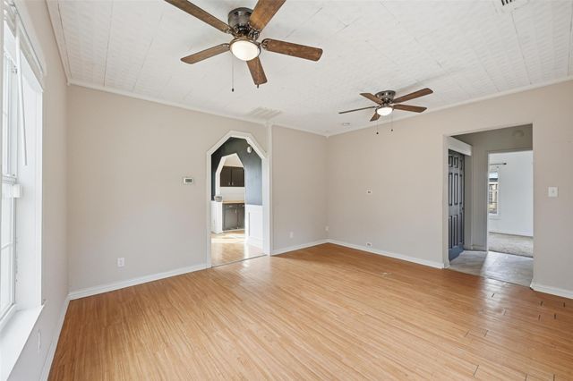 507 E Maple Street, Whitewright, TX 75491