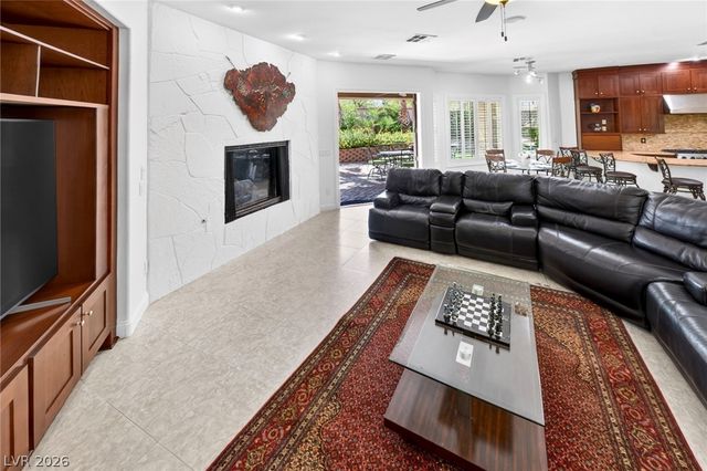 2033 Winter Wind Street, Las Vegas, NV 89134