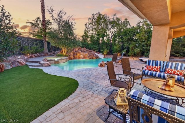 2033 Winter Wind Street, Las Vegas, NV 89134