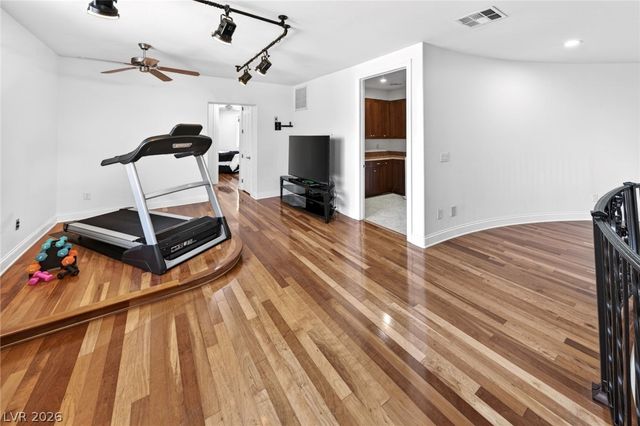 2033 Winter Wind Street, Las Vegas, NV 89134