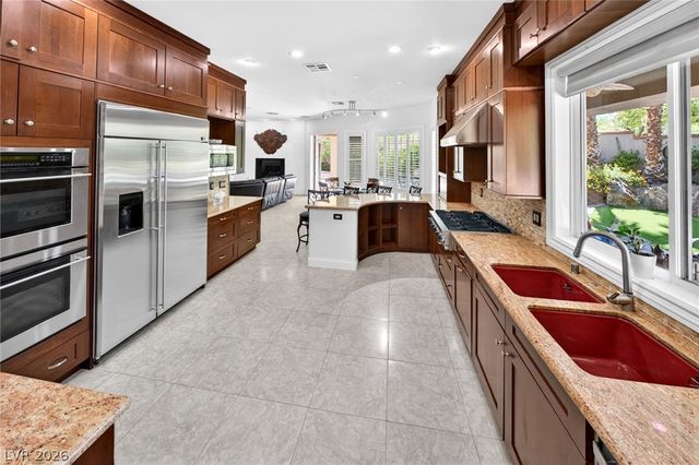 2033 Winter Wind Street, Las Vegas, NV 89134