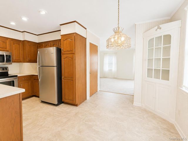 32 Hasbrouck Drive, Poughkeepsie, NY 12603