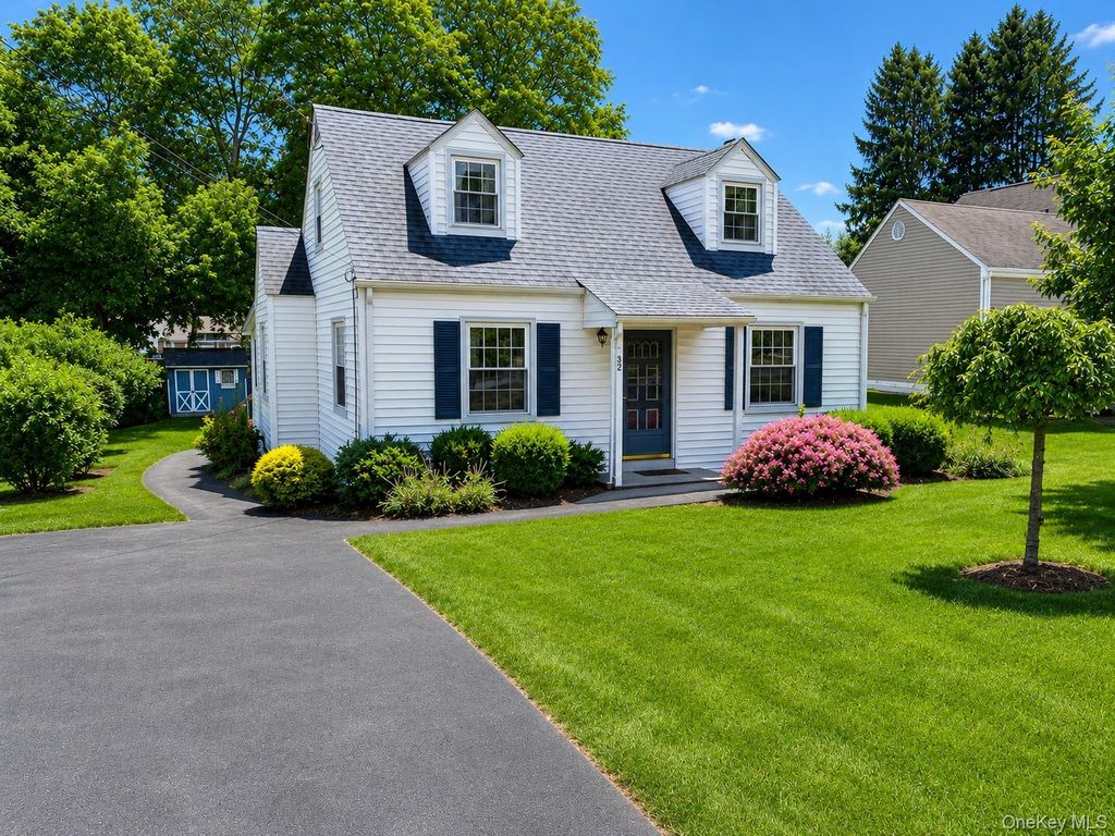 32 Hasbrouck Drive, Poughkeepsie, NY 12603