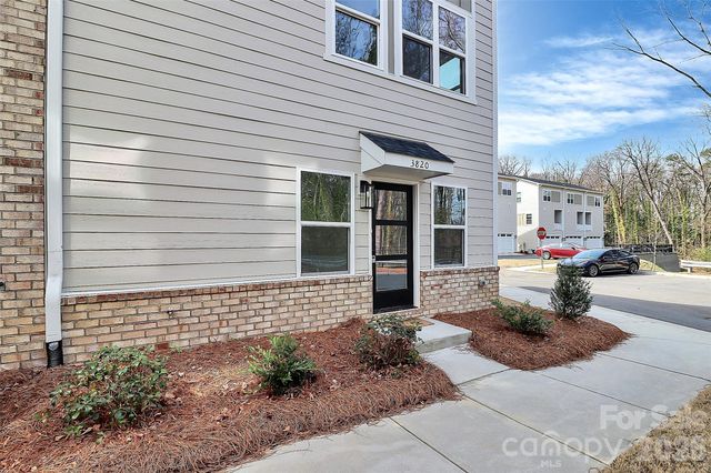 3820 Odom Way, Charlotte, NC 28208