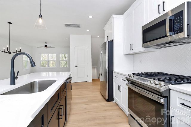 3820 Odom Way, Charlotte, NC 28208