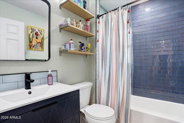 7010 N 11TH Place, Phoenix, AZ 85020