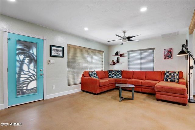 7010 N 11TH Place, Phoenix, AZ 85020