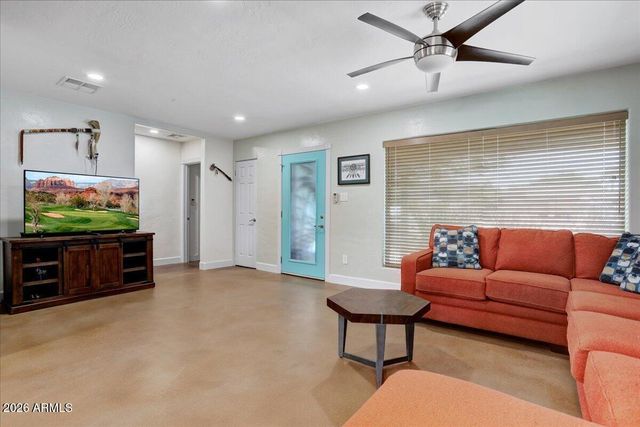7010 N 11TH Place, Phoenix, AZ 85020
