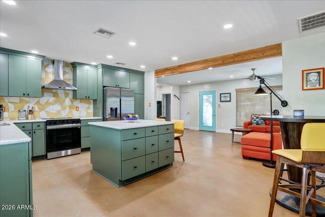 7010 N 11TH Place, Phoenix, AZ 85020