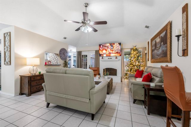 1114 Poppets Way, Crosby, TX 77532